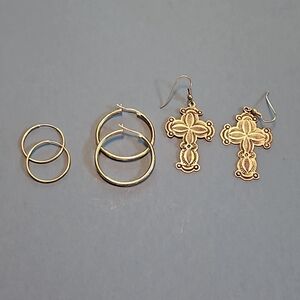 Three pairs silver earrings.